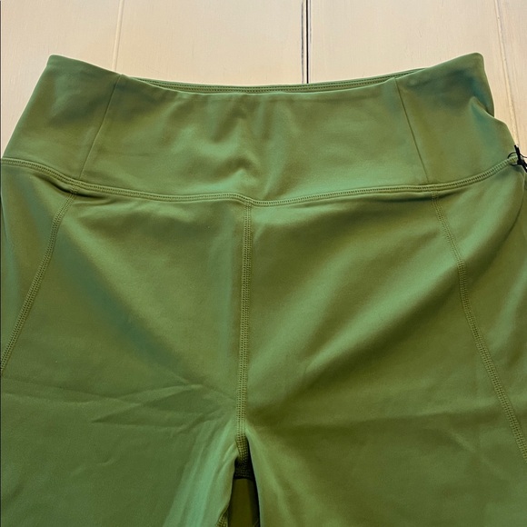 Girlfriend Collective/biker shorts/m/NWT - Picture 2 of 7